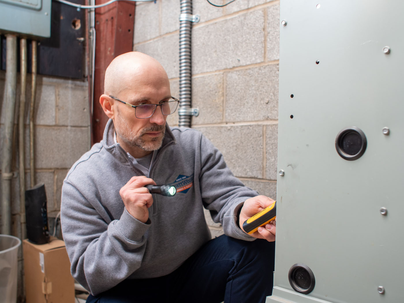 WyattWorks heating contractors can help you with all kinds of heating systmes, including furnaces, heat pump, and boilers.